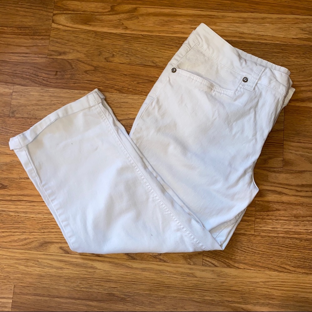Plus Size 14 New Directions White Denim Capri